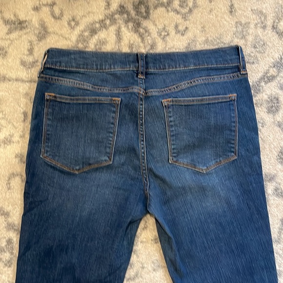 Woman’s J. Crew Cropped Jeans - Picture 5 of 7